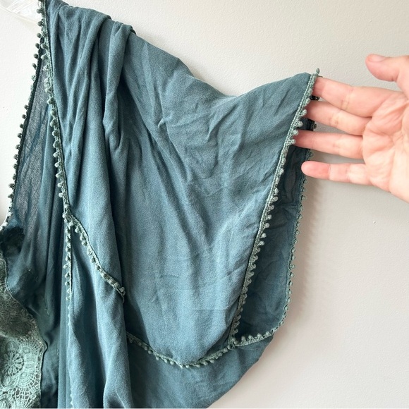 NWT Easel faded teal lace trim open front shrug - Picture 4 of 9